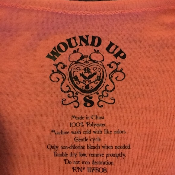 Stylish Off the shoulder fitted tee - Picture 3 of 3